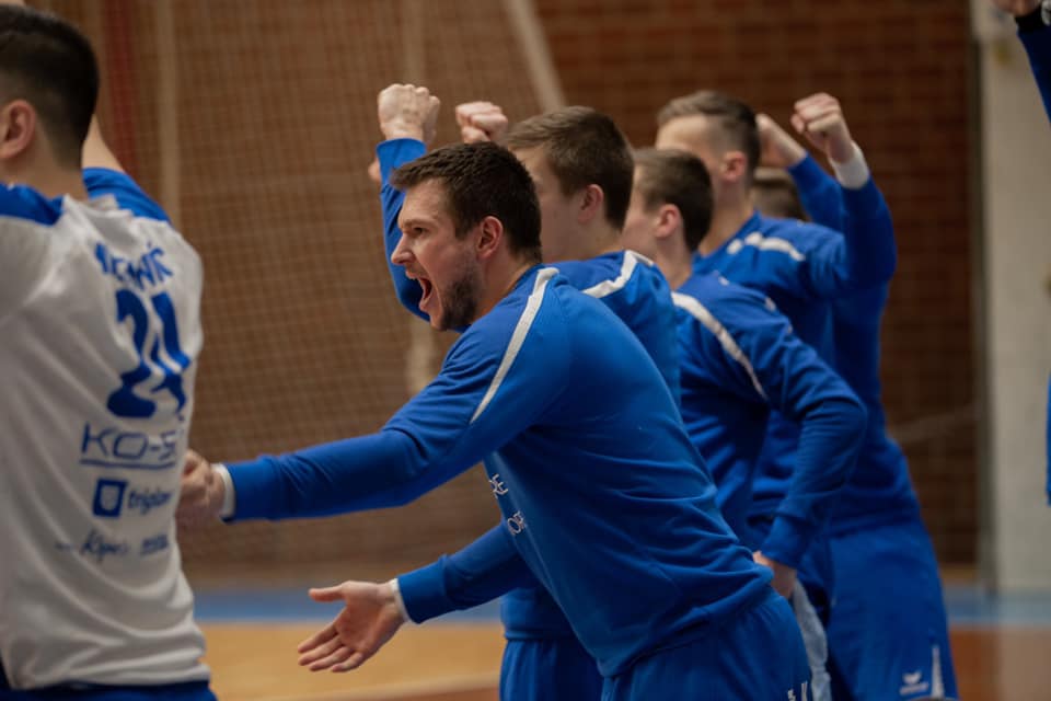 Slovenjegraški bojevniki na krilih domačih navijačev do pomembne zmage (VIDEO in FOTO)