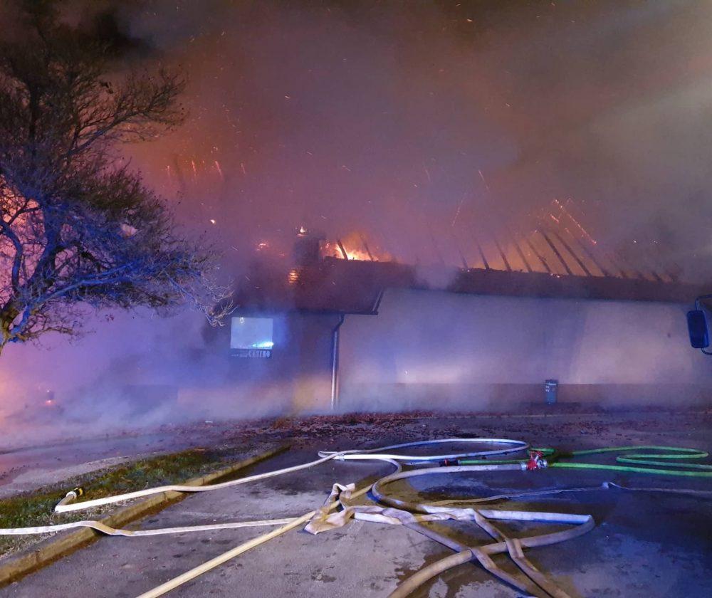 Ujeli domnevna krivca za obsežen požar v Termah Čatež