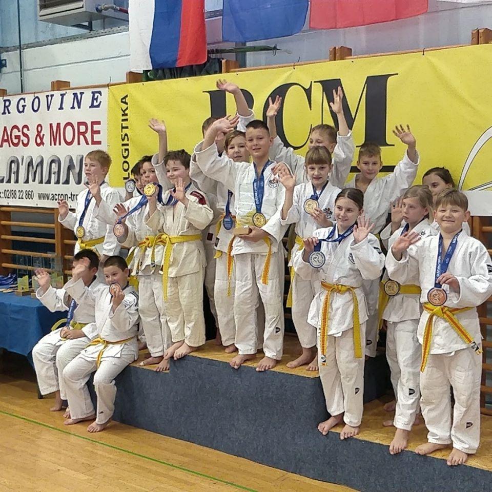 12. mednarodni turnir Guštanj Open izjemno uspešen za koroške judoiste (FOTO)