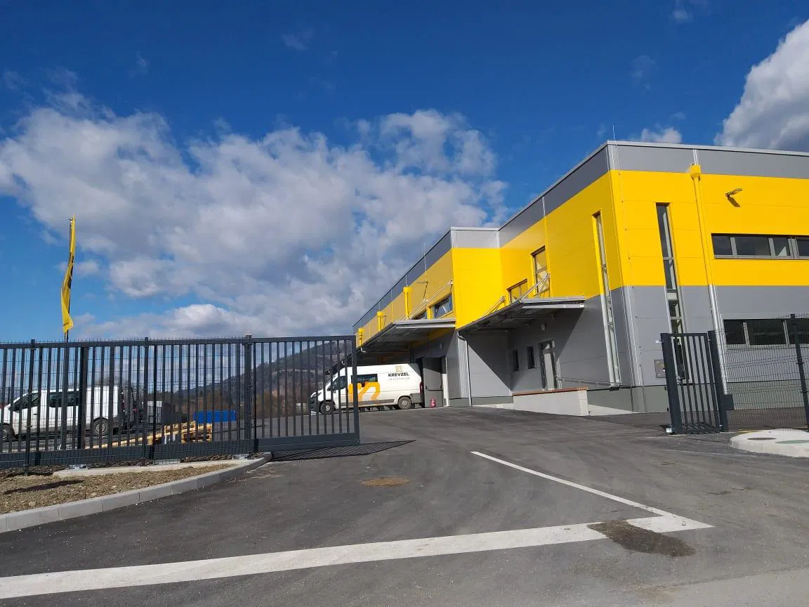 Pošta Slovenije na Koroškem zgradila 1,7 milijona evrov vreden logistični center (FOTO)