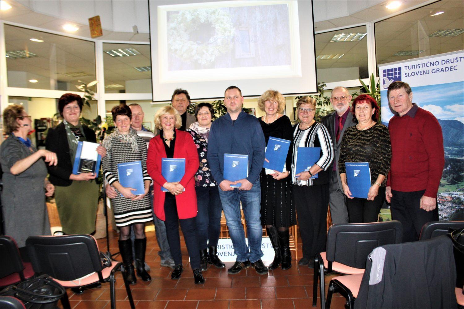 Koroški dom starostnikov je prejel plaketo za najbolj urejeno okolico v letu 2019