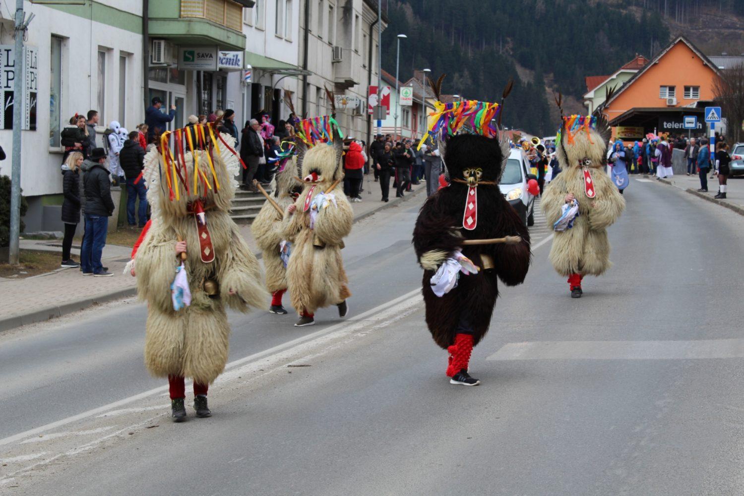 V Sloveniji se je januarja lani 354 prebivalcev pisalo Pust, 36 Krof in 8 Šema