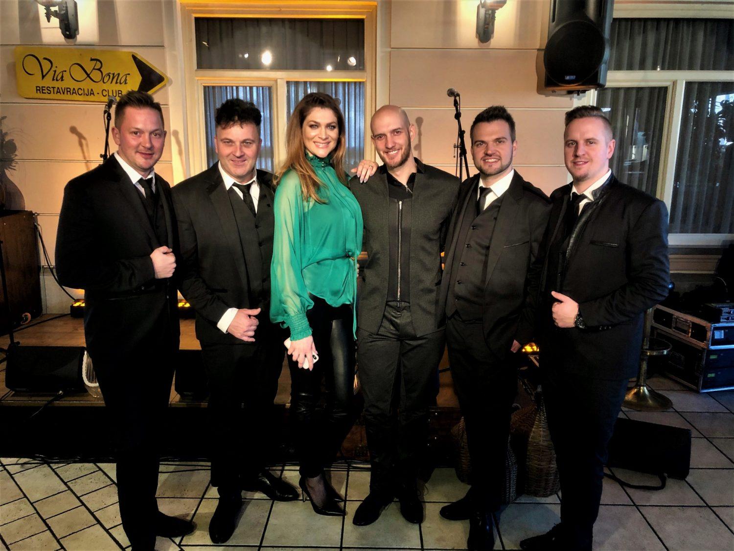 Romantična Manca Špik in Erosi pred osvajalsko turnejo po Sloveniji