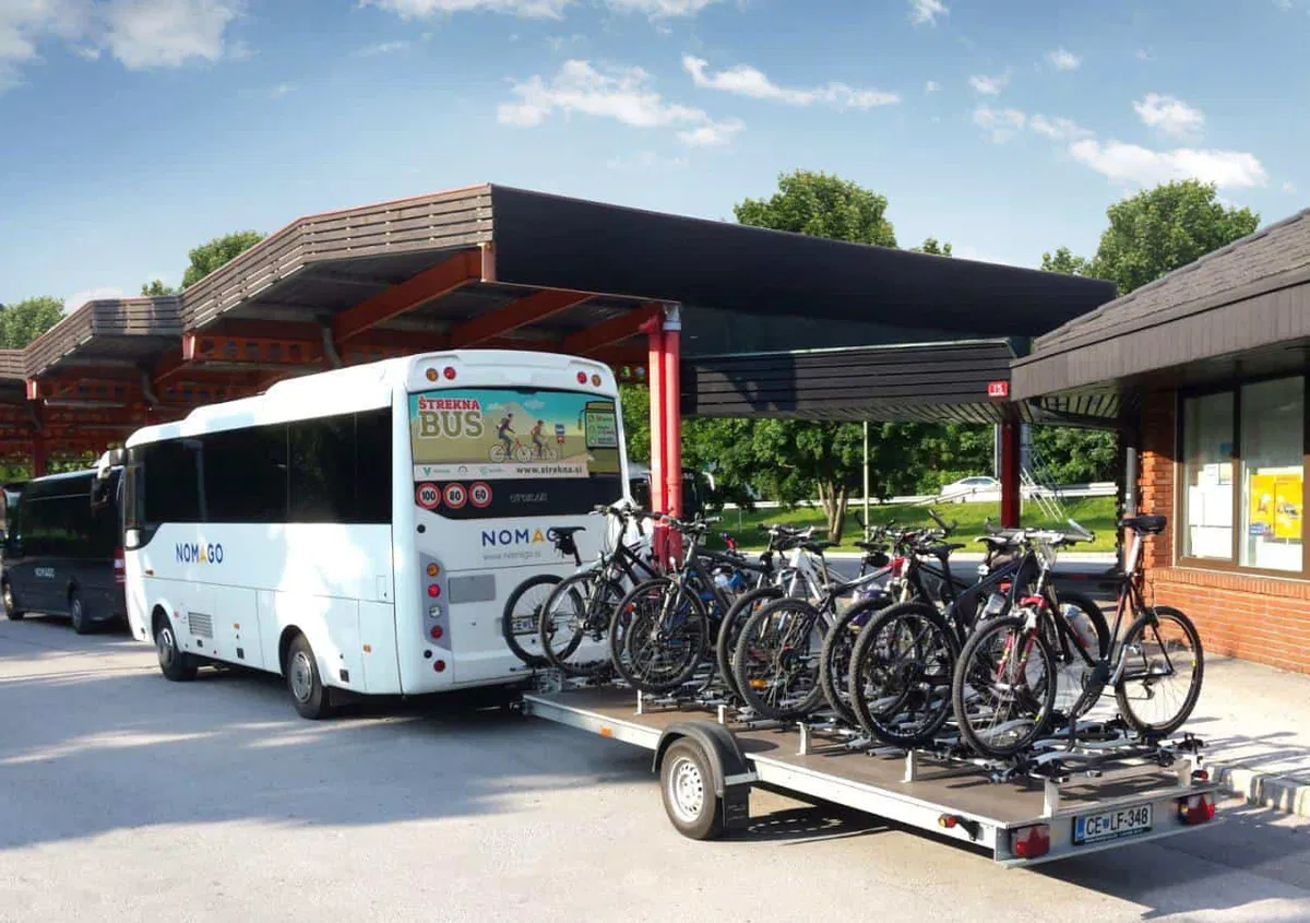 Štrekna bus začenja z vožnjami. V času počitnic tudi kolesarski vlak