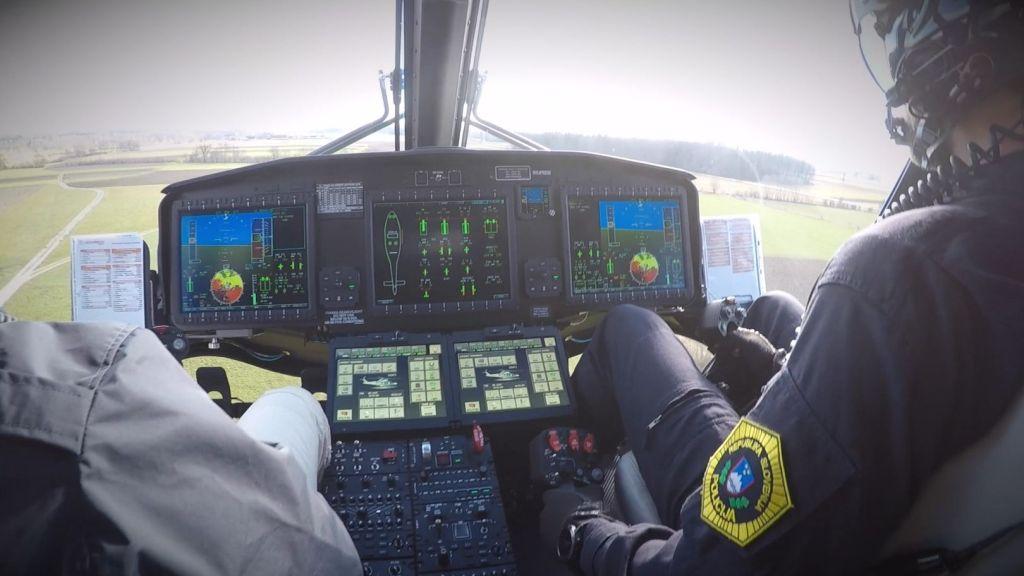 Piloti letalske policijske enote na usposabljanju z novim helikopterjem (VIDEO in FOTO)
