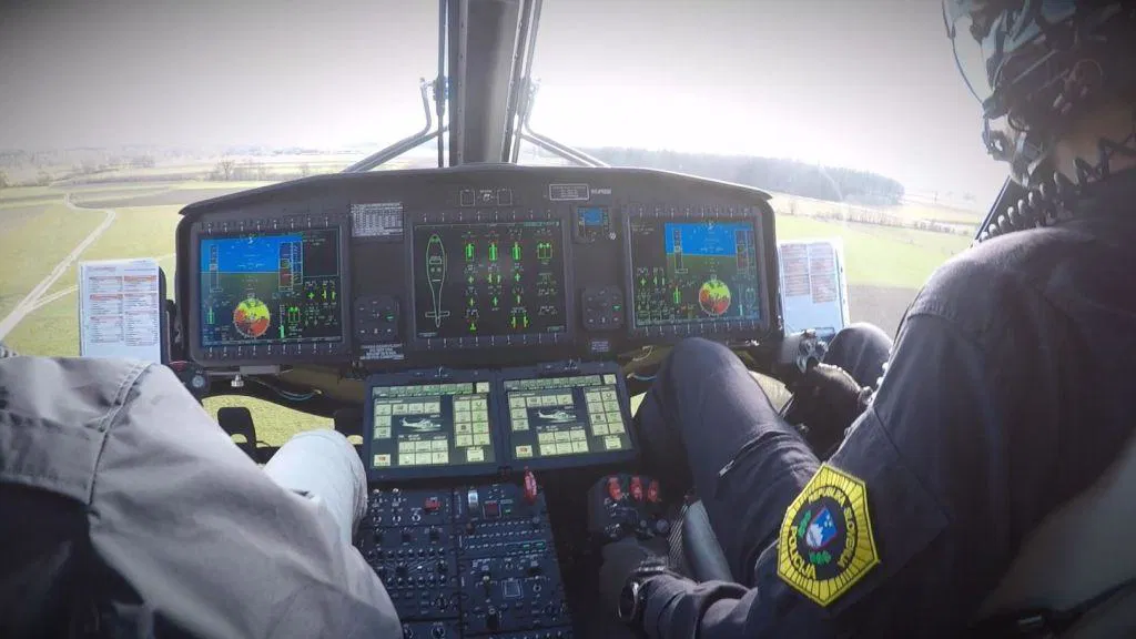 Piloti letalske policijske enote na usposabljanju z novim helikopterjem (VIDEO in FOTO)