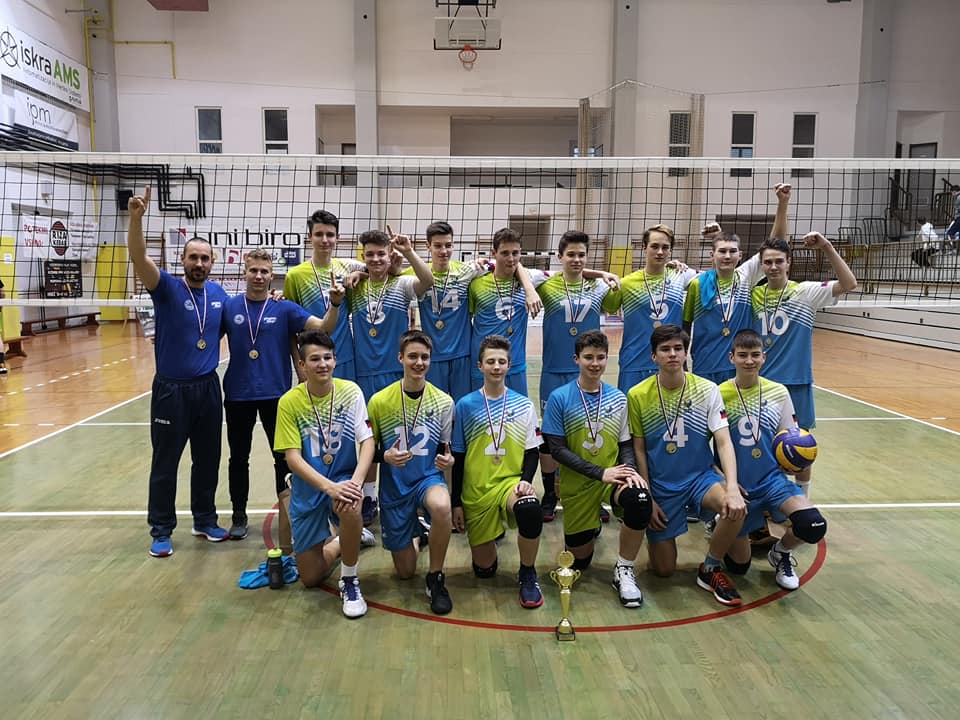 Koroški odbojkarji v navezi s celjskimi do naslova regijskih prvakov, odbojkarice četrte (FOTO)