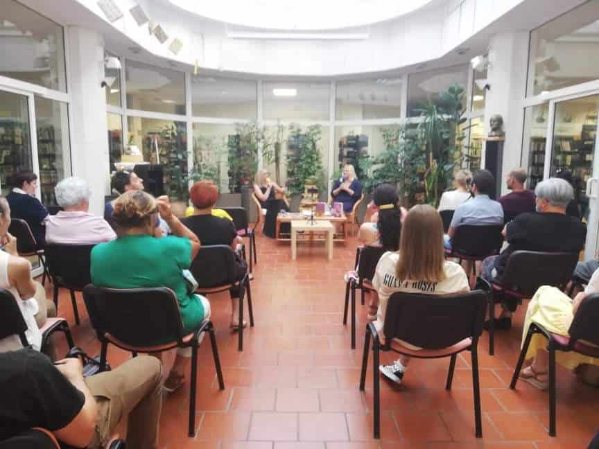 Slovenjgradčanka Janja Naglič izid druge knjige pospremila z literarnim večerom