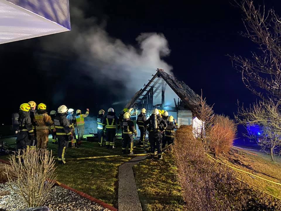 Znane so podrobnosti dveh požarov na Koroškem, preiskava sinočnjega še poteka (FOTO)