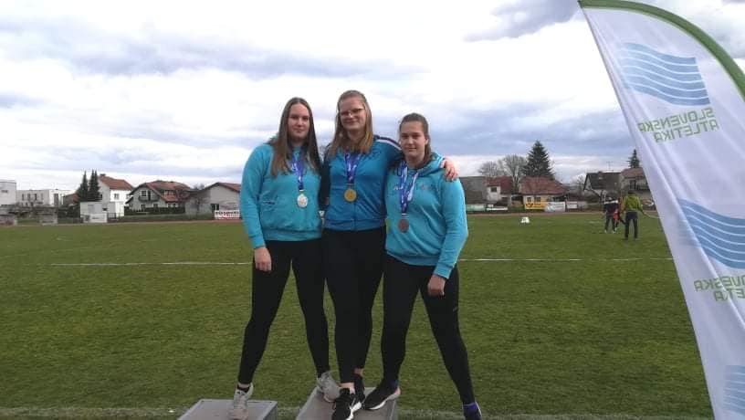 Zgodovinska trojna zmaga za slovenjgraške atletinje (FOTO)