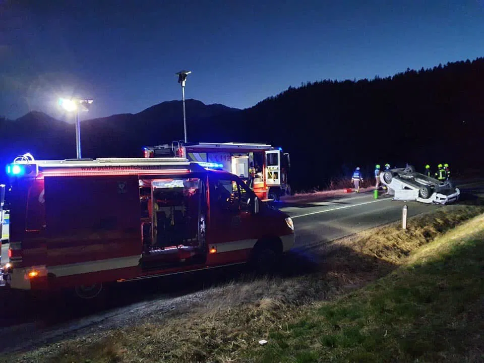 Podrobnosti: povzročitelj nesreče na Poljani hudo poškodovan (FOTO)
