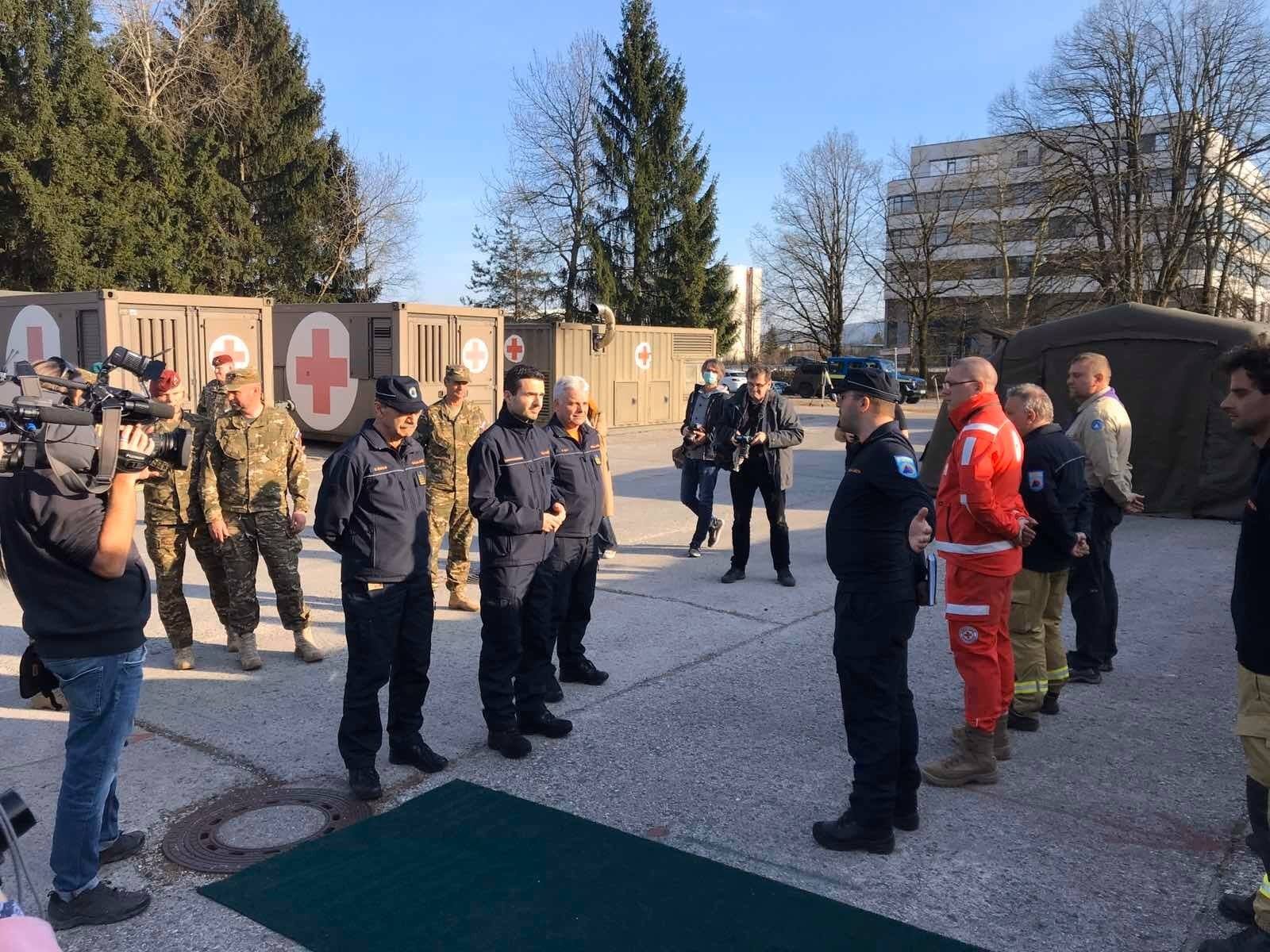 V vojašnici Edvarda Peperka v 72 urah vzpostavili mobilno bolnišnico (FOTO in VIDEO)