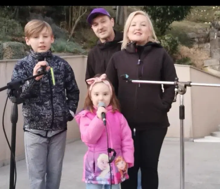 Tudi danes bo na balkonih zaživela glasba