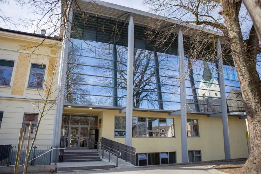 Ministrstvo bo objavilo število še prostih mest za vpis v 1. letnik srednjih šol