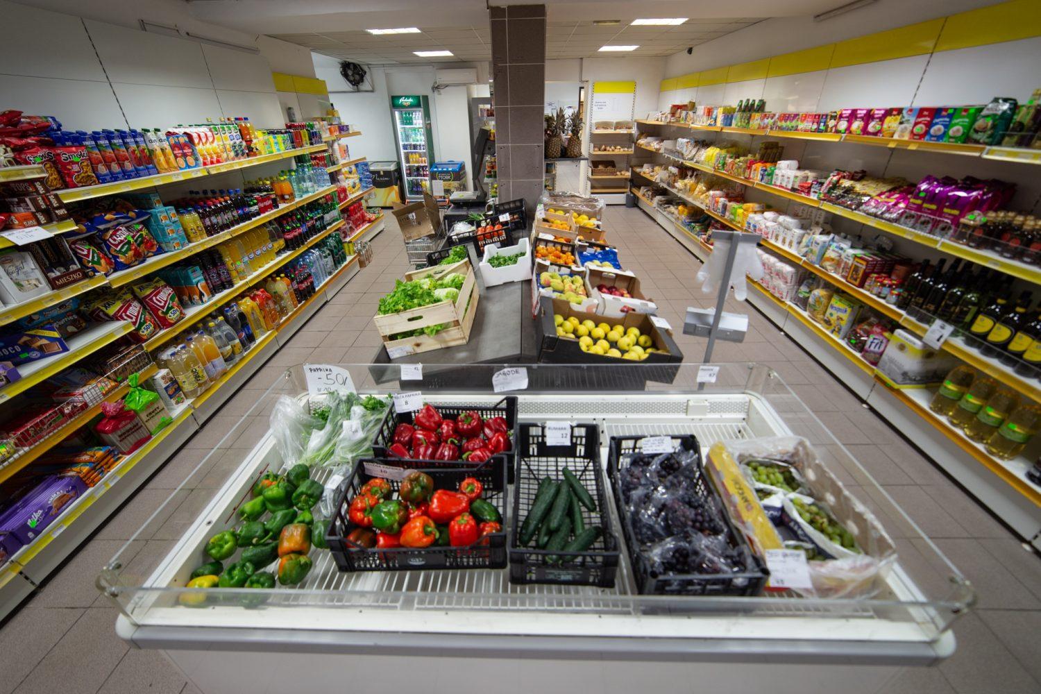 Po lokalne dobrote kar mimogrede v prodajalno in okrepčevalnico USPUT (FOTO)