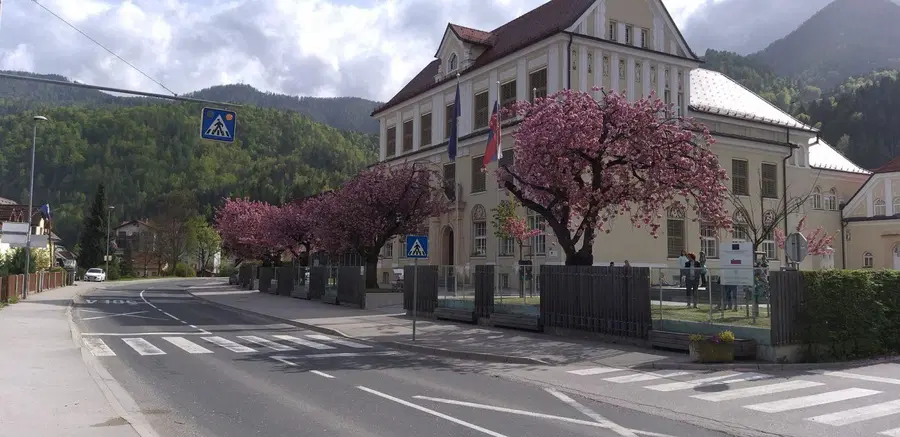 Okužba tudi pri kuharici na OŠ Mežica, otroci naj imajo v ponedeljek malico s seboj