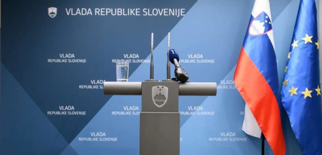 Novinarska konferenca o aktualnem dogajanju v zvezi s koronavirusom (VIDEO)