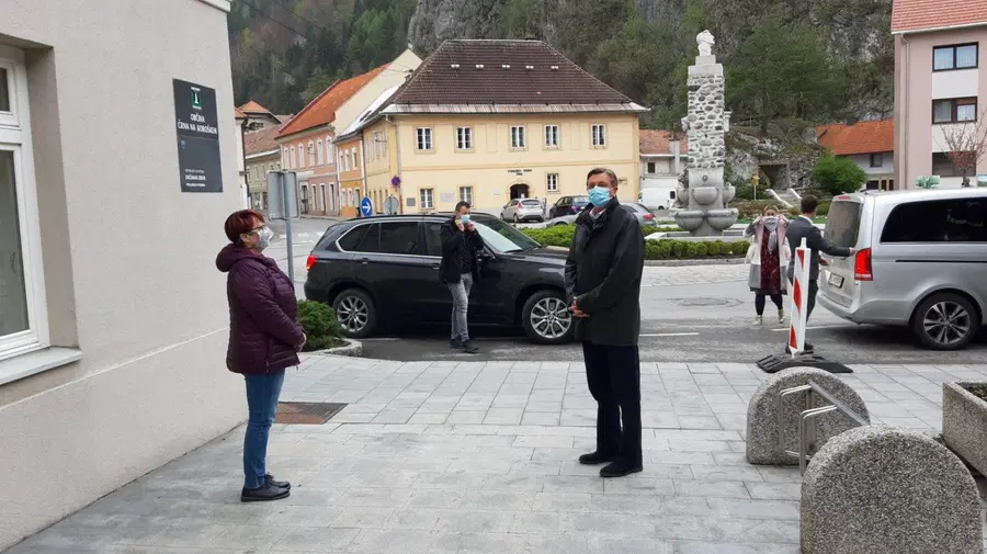 Predsednik Pahor obiskal varovance CUDV Črna (FOTO)