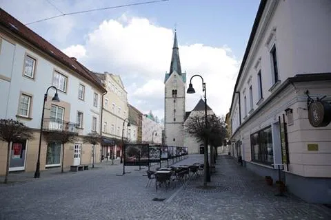 Na Koroškem splošna prepoved zbiranja ljudi povsod