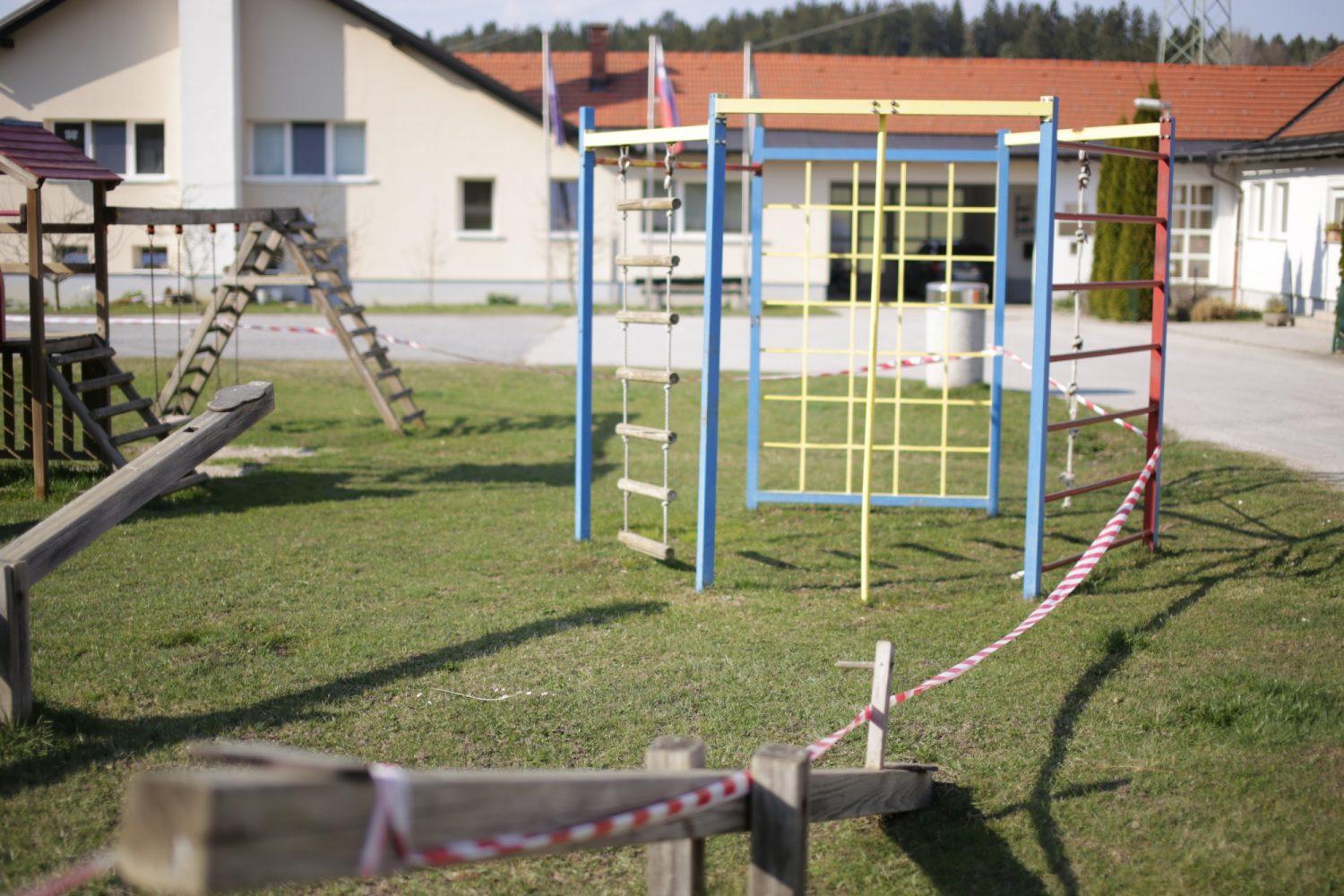 Od danes manj stroga omejitev gibanja med občinami, možnih več športnih aktivnosti