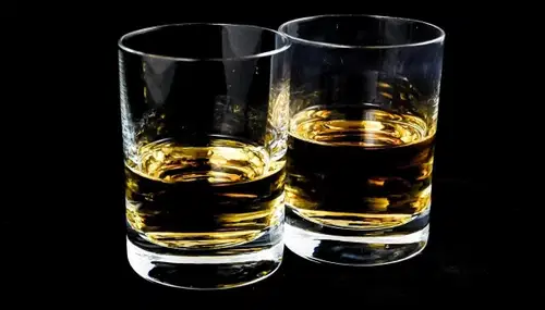 Kako alkohol vpliva na tveganje za zaplete pri koronavirusu?