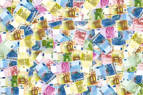 Tri milijardni mega paket ukrepov se lahko začne izvajati