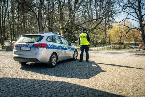 Poostren policijski nadzor tudi med prazniki, pikniki v naravi prepovedani