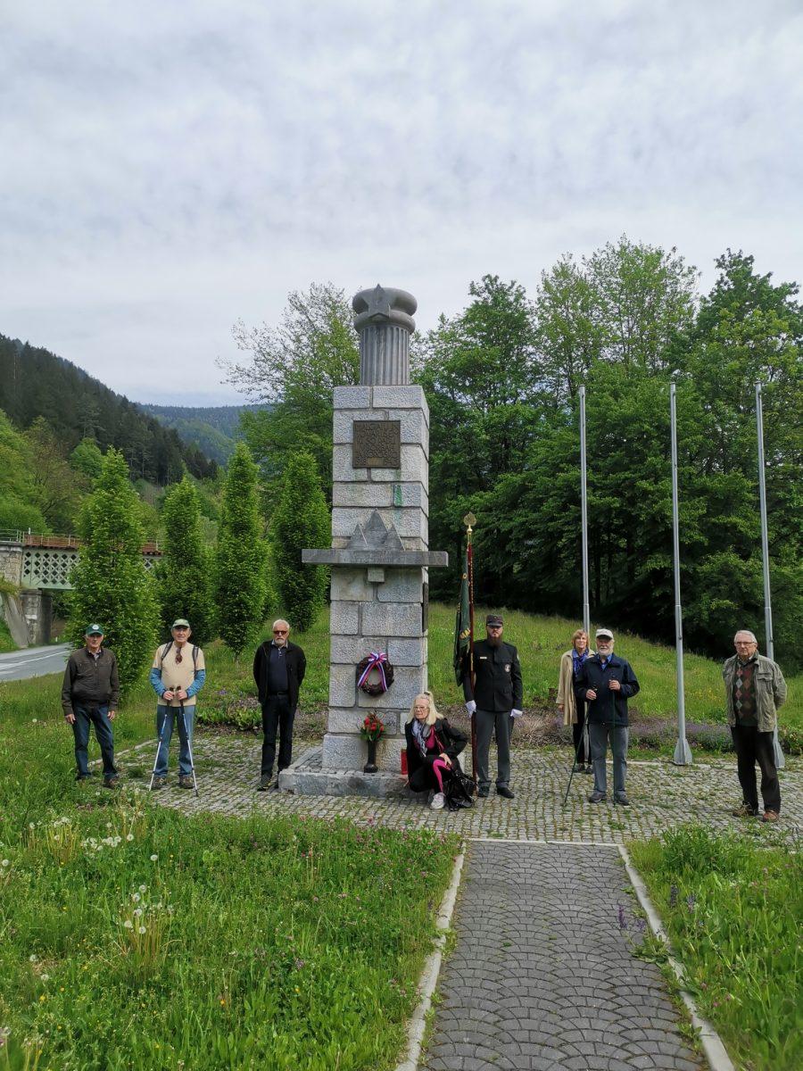 Delegacija se je ob obletnici smrti poklonila Franju Malgaju (FOTO)