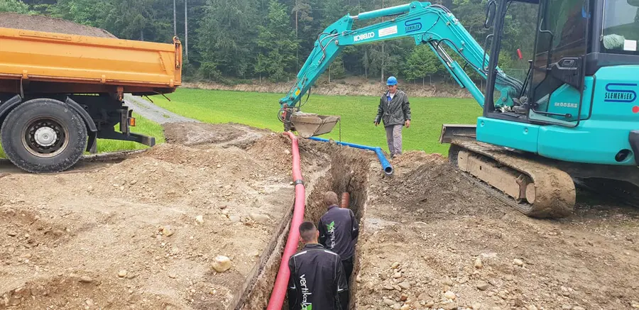 Na Muti položili že več kot kilometer dolg vodovod (FOTO)
