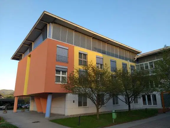 Kako je z obiski domov za starejše na Koroškem?