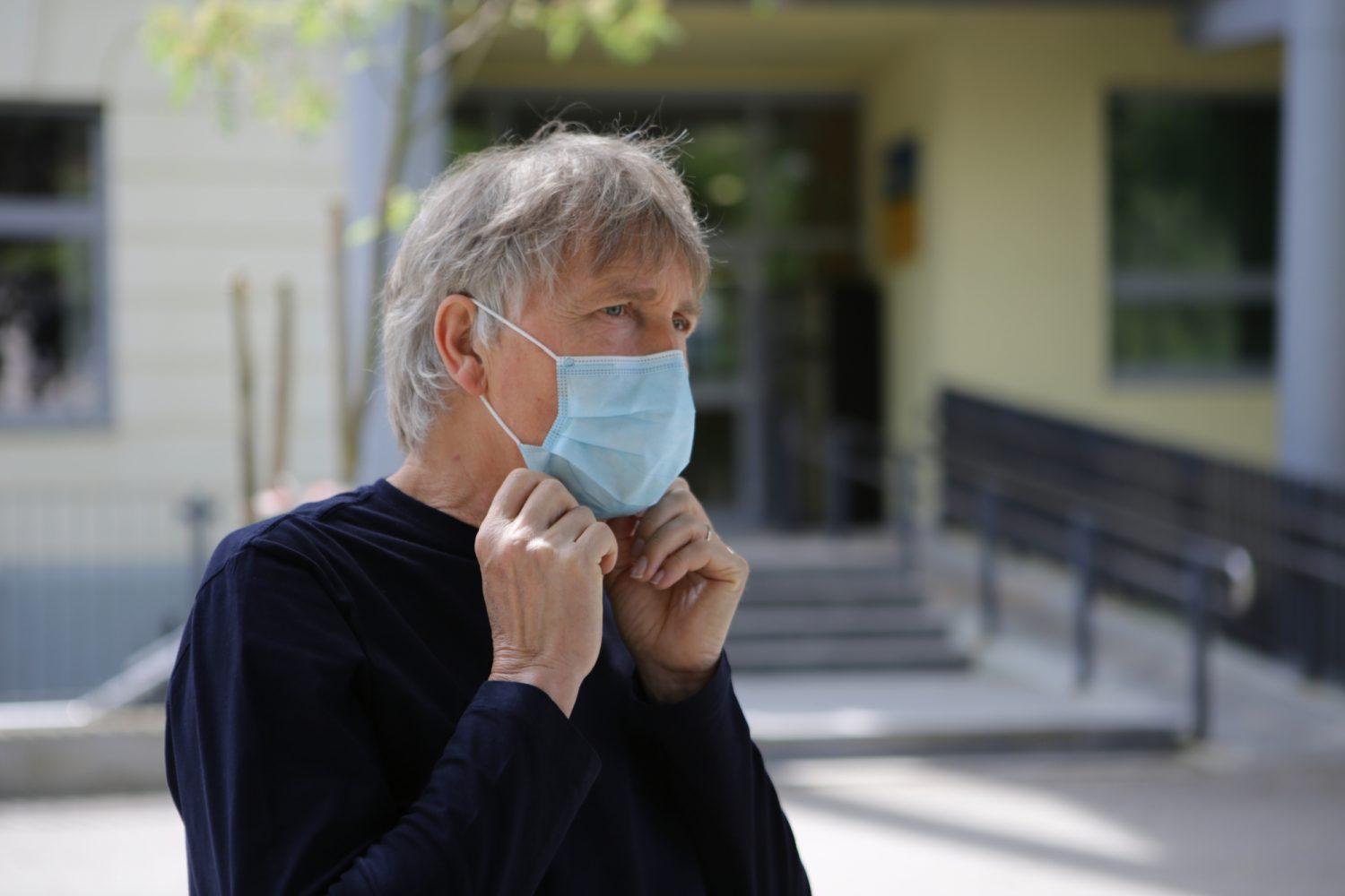 Mag. Stane Berzelak: "Da je osebni stik nekaj posebnega, se je pokazalo danes, ko je bilo potrebno priti v šolo." (FOTO in VIDEO)