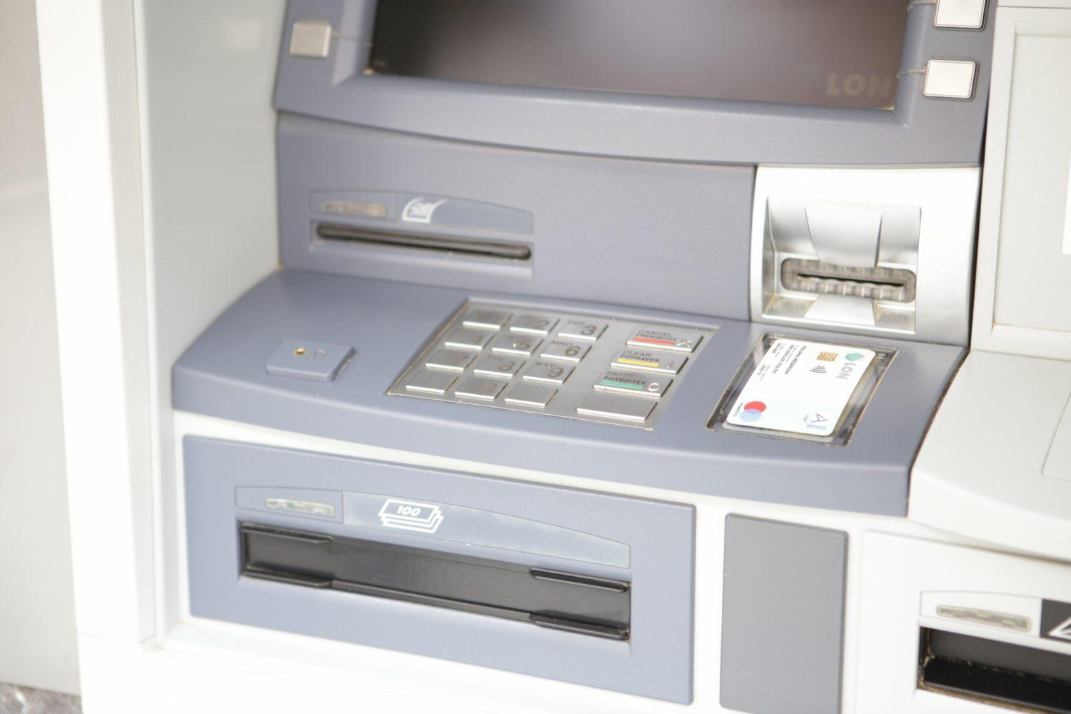 Prihodnji teden polurna prekinitev delovanja večine bančnih avtomatov