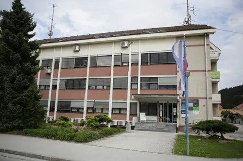 V Slovenj Gradcu evakuirali Upravno enota