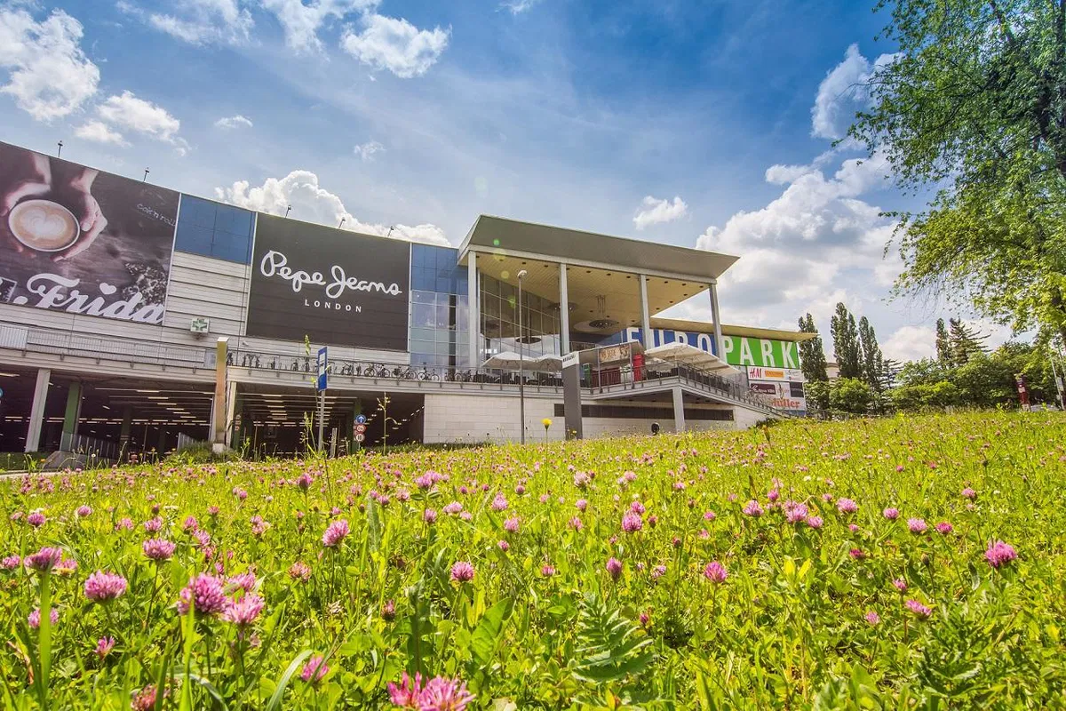 Europark odpira vse prodajalne in lokale