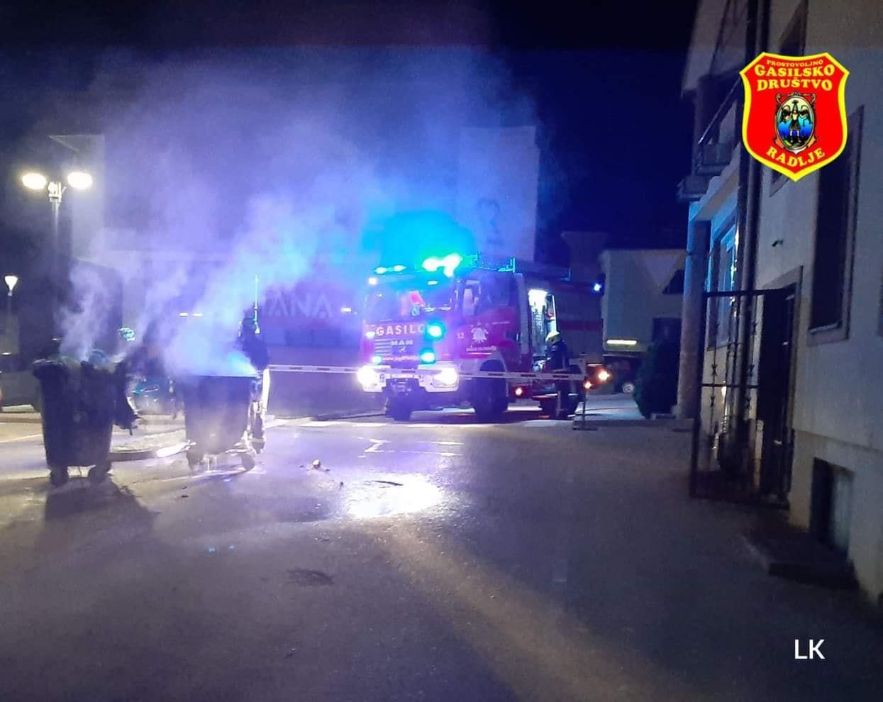 V Radljah zagorele smeti, na Ravnah iztekalo olje