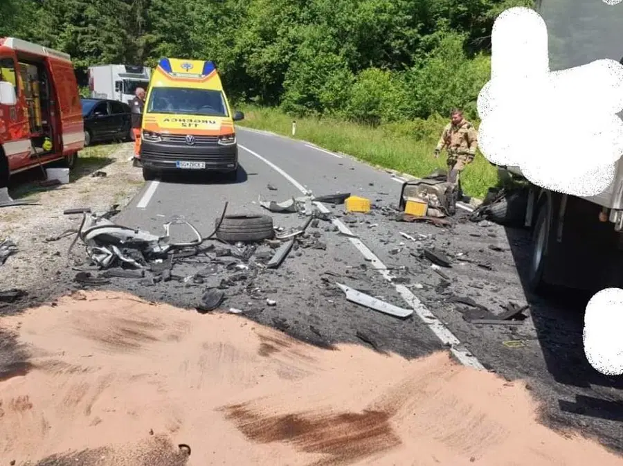 Policija sporočila podrobnosti petkove prometne nesreče s smrtnim izidom