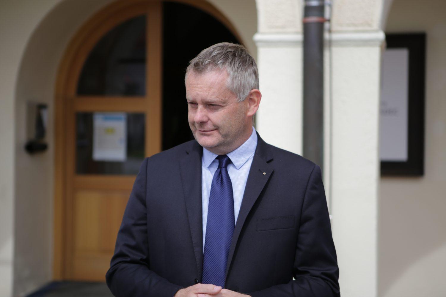 Klugler: Pandemija covid-19 je po vsem svetu precej spremenila dosedanje dojemanje človekovih pravic