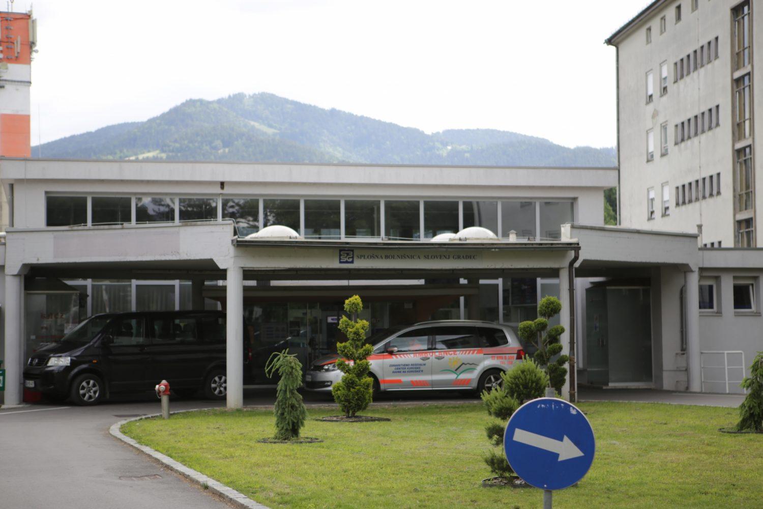 Pameče: Pri delu v hlevu padel z višine in se poškodoval