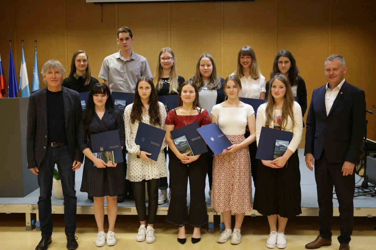 Najuspešnejši dijaki in dijakinje prejeli priznanja slovenjgraške občine