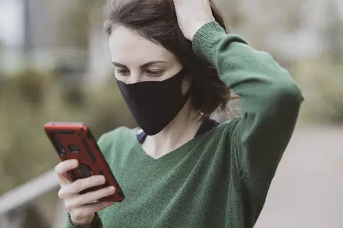 Bregantova: Pred drugim valom bi bilo dobro imeti aplikacijo za sledenje