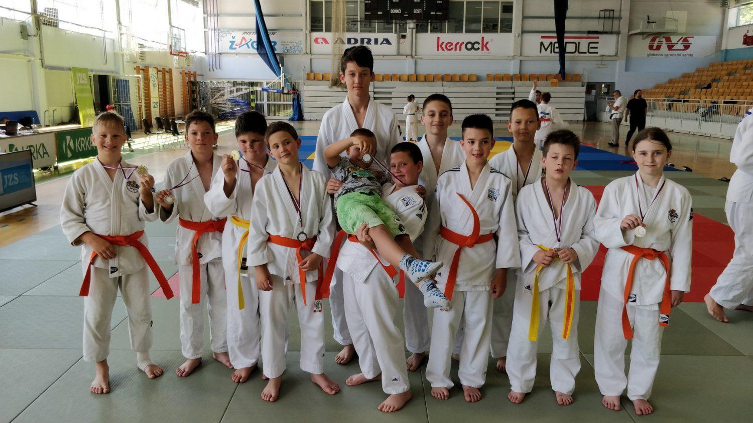 10 medalj za mlade koroške judoiste na tekmovanju v Novem mestu