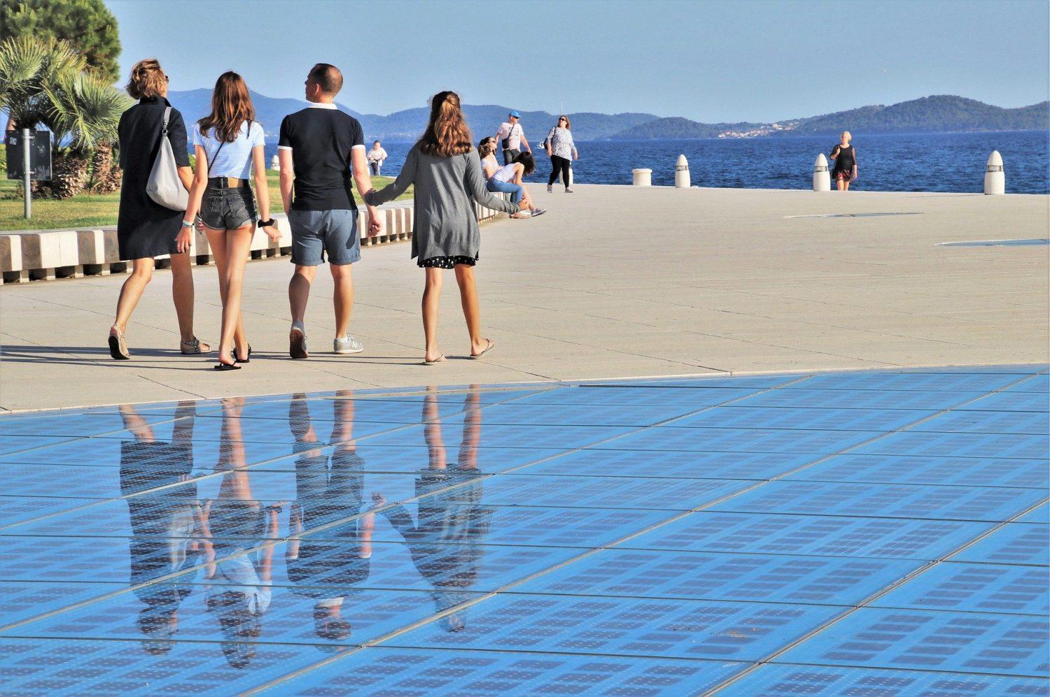 Na Hrvaškem 52 na novo okuženih, nočni klubi ostajajo odprti