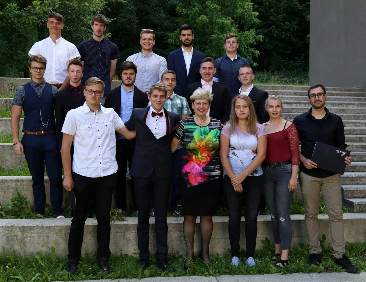 Srednja šola Ravne z dvema diamantnima maturantoma