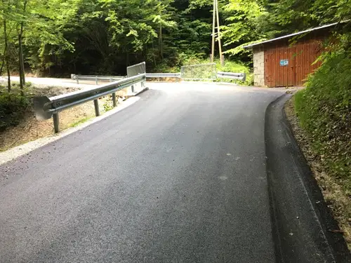 Dela na cesti Smučarska koča - Naravske ledine zaključena