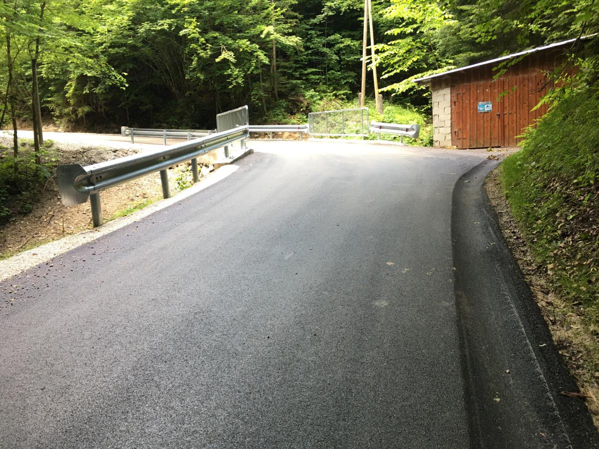 Dela na cesti Smučarska koča - Naravske ledine zaključena