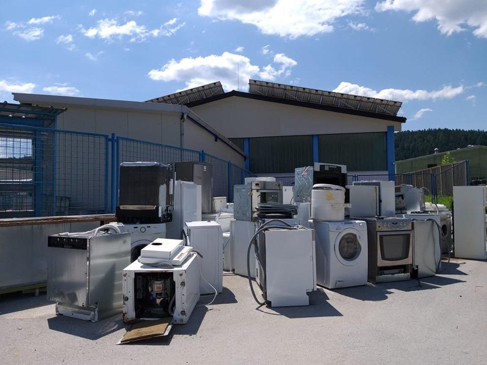 Zbirni center na Lokovici začasno zaprt