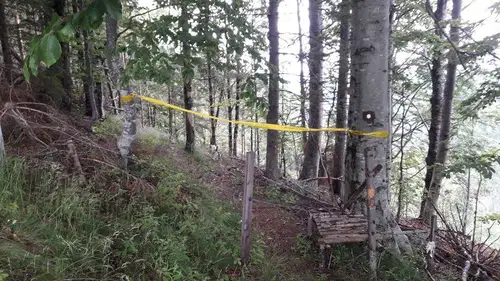 Zaprta pot med Kumrom in Olševo, previdno na poti od Sp. Slemena