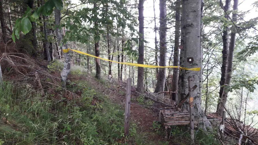 Zaprta pot med Kumrom in Olševo, previdno na poti od Sp. Slemena