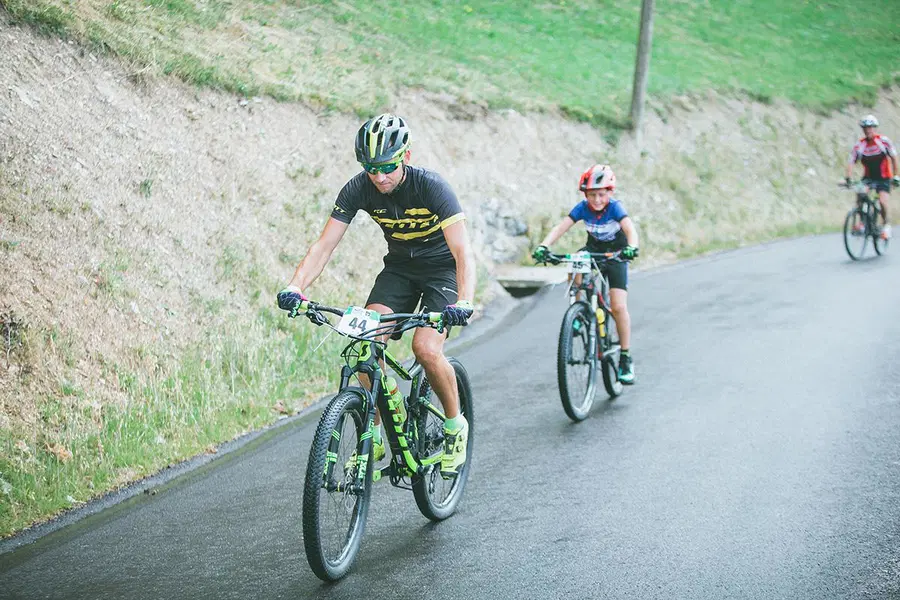 Na Ravnah bo tudi letos dirka za vse kolesarske navdušence
