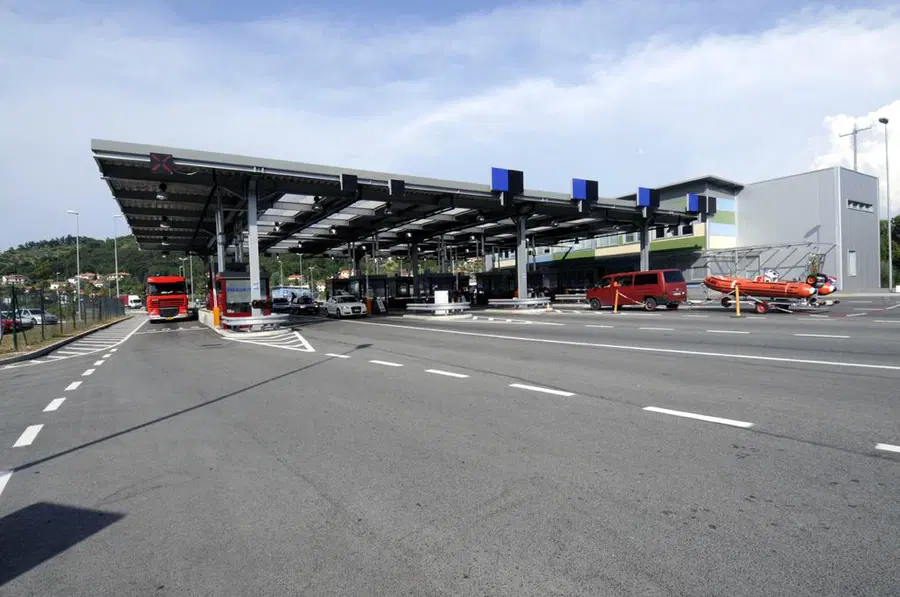 Rok za vrnitev s Hrvaške v domovino bo do ponedeljka, da se prepreči gneča na meji